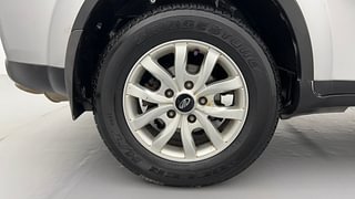 Used 2017 Mahindra XUV500 [2015-2018] W8 AT Diesel Automatic tyres RIGHT REAR TYRE RIM VIEW