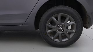 Used 2020 Hyundai Elite i20 [2018-2020] Sportz Plus 1.2 Petrol Manual tyres LEFT REAR TYRE RIM VIEW