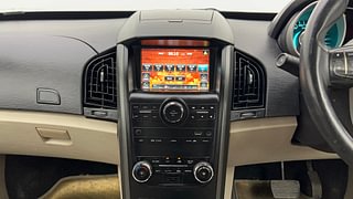 Used 2017 Mahindra XUV500 [2015-2018] W8 AT Diesel Automatic interior MUSIC SYSTEM & AC CONTROL VIEW