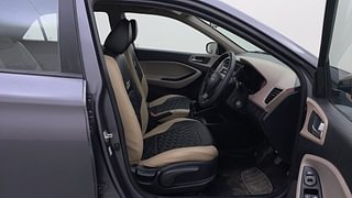 Used 2020 Hyundai Elite i20 [2018-2020] Sportz Plus 1.2 Petrol Manual interior RIGHT SIDE FRONT DOOR CABIN VIEW