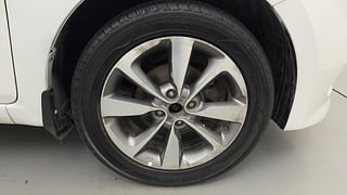 Used 2015 Hyundai Elite i20 [2014-2018] Sportz 1.2 Petrol Manual tyres RIGHT FRONT TYRE RIM VIEW