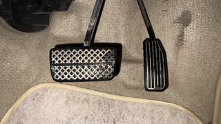 Used 2014 Honda Brio [2011-2016] VX AT Petrol Automatic interior PEDALS VIEW