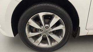 Used 2015 Hyundai Elite i20 [2014-2018] Sportz 1.2 Petrol Manual tyres LEFT FRONT TYRE RIM VIEW