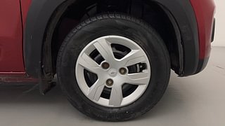 Used 2018 Renault Kwid [2015-2019] RXT Opt Petrol Manual tyres RIGHT FRONT TYRE RIM VIEW