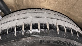 Used 2016 Maruti Suzuki Wagon R 1.0 [2015-2019] VXI AMT Petrol Automatic tyres RIGHT REAR TYRE TREAD VIEW