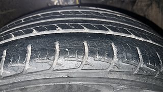 Used 2016 Maruti Suzuki Ertiga [2015-2018] VXI AT Petrol Automatic tyres RIGHT FRONT TYRE TREAD VIEW