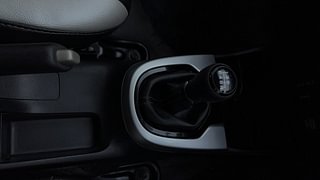 Used 2021 Honda WR-V i-DTEC VX Diesel Manual interior GEAR  KNOB VIEW