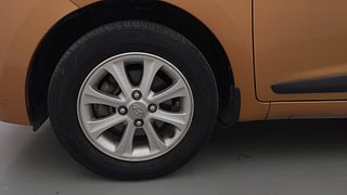 Used 2016 Hyundai Grand i10 [2013-2017] Asta AT 1.2 Kappa VTVT Petrol Automatic tyres LEFT FRONT TYRE RIM VIEW