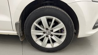 Used 2017 Volkswagen Polo [2015-2019] Highline1.2L (P) Petrol Manual tyres RIGHT FRONT TYRE RIM VIEW
