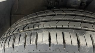 Used 2017 Volkswagen Polo [2015-2019] Highline1.2L (P) Petrol Manual tyres RIGHT FRONT TYRE TREAD VIEW