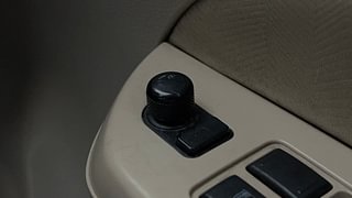 Used 2016 Maruti Suzuki Ertiga [2015-2018] VXI AT Petrol Automatic top_features Adjustable ORVM