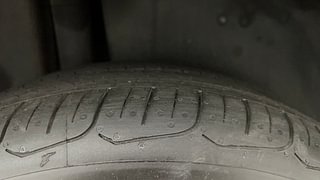 Used 2015 Maruti Suzuki Ciaz [2014-2017] ZXi Petrol Manual tyres RIGHT REAR TYRE TREAD VIEW