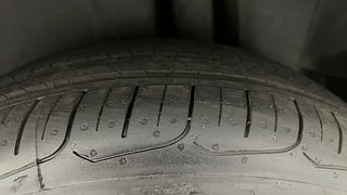 Used 2015 Maruti Suzuki Ciaz [2014-2017] ZXi Petrol Manual tyres LEFT REAR TYRE TREAD VIEW