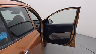Used 2016 Hyundai Grand i10 [2013-2017] Asta AT 1.2 Kappa VTVT Petrol Automatic interior RIGHT FRONT DOOR OPEN VIEW