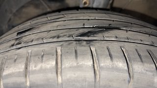 Used 2016 Maruti Suzuki Baleno [2015-2019] Zeta Petrol Petrol Manual tyres LEFT FRONT TYRE TREAD VIEW