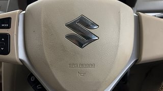 Used 2016 Maruti Suzuki Ertiga [2015-2018] VXI AT Petrol Automatic top_features Airbags