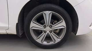 Used 2018 Hyundai Verna [2017-2020] 1.6 VTVT SX (O) AT Petrol Automatic tyres RIGHT FRONT TYRE RIM VIEW