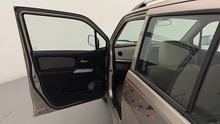 Used 2013 Maruti Suzuki Wagon R 1.0 [2013-2019] LXi CNG Petrol+cng Manual interior LEFT FRONT DOOR OPEN VIEW