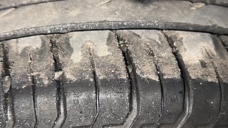 Used 2020 Hyundai New i20 Asta (O) 1.2 MT Petrol Manual tyres RIGHT REAR TYRE TREAD VIEW