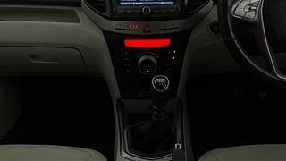 Used 2020 Mahindra XUV 300 W8 (O) Petrol Petrol Manual interior GEAR  KNOB VIEW