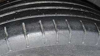 Used 2018 Maruti Suzuki Swift [2017-2021] ZXI Petrol Manual tyres RIGHT REAR TYRE TREAD VIEW