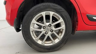 Used 2018 Maruti Suzuki Swift [2017-2021] ZXI Petrol Manual tyres RIGHT REAR TYRE RIM VIEW