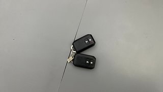 Used 2018 Maruti Suzuki Swift [2017-2021] ZXI Petrol Manual extra CAR KEY VIEW