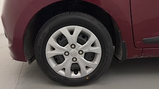 Used 2016 Hyundai Grand i10 [2013-2017] Sportz 1.2 Kappa VTVT Petrol Manual tyres LEFT FRONT TYRE RIM VIEW