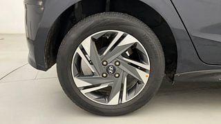 Used 2021 Hyundai New i20 Asta (O) 1.0 Turbo DCT Petrol Automatic tyres RIGHT REAR TYRE RIM VIEW