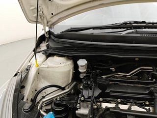 Used 2012 Hyundai i20 [2012-2014] Sportz 1.2 Petrol Manual engine ENGINE RIGHT SIDE HINGE & APRON VIEW