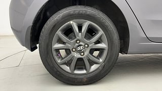 Used 2018 Hyundai Elite i20 [2018-2020] Asta CVT Petrol Automatic tyres RIGHT REAR TYRE RIM VIEW