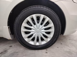 Used 2017 maruti-suzuki Ciaz Delta 1.3 Diesel Diesel Manual tyres RIGHT FRONT TYRE RIM VIEW