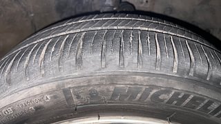 Used 2012 Honda City [2011-2014] 1.5 V MT Petrol Manual tyres RIGHT FRONT TYRE TREAD VIEW