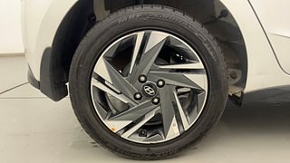 Used 2021 Hyundai New i20 Asta 1.0 Turbo DCT Petrol Automatic tyres RIGHT REAR TYRE RIM VIEW