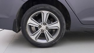 Used 2019 Hyundai Verna [2017-2020] 1.6 VTVT SX Petrol Manual tyres RIGHT REAR TYRE RIM VIEW