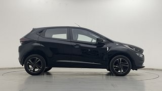 Used 2022 Tata Altroz XZ Plus 1.2 Dark Edition Petrol Manual exterior RIGHT SIDE VIEW