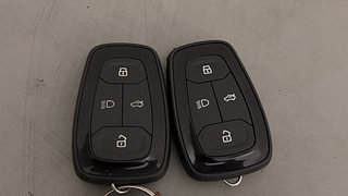 Used 2023 Tata Altroz XZ Plus 1.2 Petrol Manual extra CAR KEY VIEW