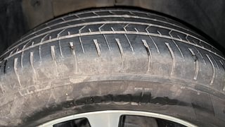Used 2019 Nissan Kicks [2018-2020] XV Premium (O) Dual Tone Diesel Diesel Manual tyres RIGHT REAR TYRE TREAD VIEW