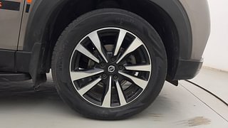 Used 2019 Nissan Kicks [2018-2020] XV Premium (O) Dual Tone Diesel Diesel Manual tyres RIGHT FRONT TYRE RIM VIEW