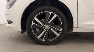 Used 2023 Tata Altroz XZ Plus 1.2 Petrol Manual tyres LEFT FRONT TYRE RIM VIEW
