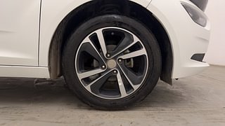 Used 2023 Tata Altroz XZ Plus 1.2 Petrol Manual tyres RIGHT FRONT TYRE RIM VIEW