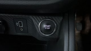 Used 2019 Nissan Kicks [2018-2020] XV Premium (O) Dual Tone Diesel Diesel Manual top_features Keyless start