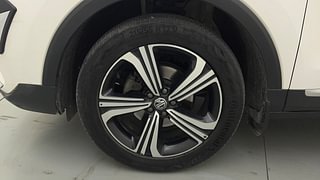 Used 2022 MG Motors Astor Savvy CVT S Red Petrol Automatic tyres LEFT FRONT TYRE RIM VIEW