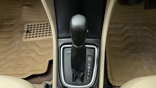Used 2018 Maruti Suzuki Ciaz Alpha AT Petrol Petrol Automatic interior GEAR  KNOB VIEW