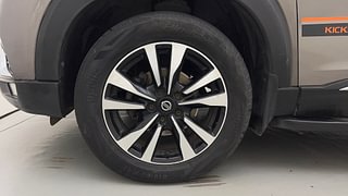 Used 2019 Nissan Kicks [2018-2020] XV Premium (O) Dual Tone Diesel Diesel Manual tyres LEFT FRONT TYRE RIM VIEW