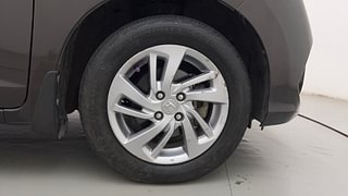 Used 2022 honda Jazz VX CVT Petrol Automatic tyres RIGHT FRONT TYRE RIM VIEW