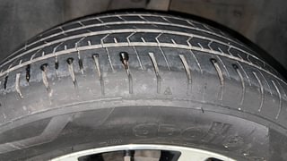 Used 2019 Nissan Kicks [2018-2020] XV Premium (O) Dual Tone Diesel Diesel Manual tyres LEFT REAR TYRE TREAD VIEW