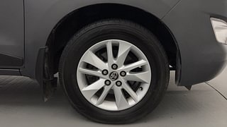 Used 2019 Toyota Innova Crysta 2.4 V 7 STR Diesel Manual tyres RIGHT FRONT TYRE RIM VIEW