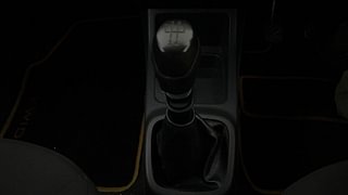 Used 2015 Renault Kwid [2015-2019] RXT Petrol Manual interior GEAR  KNOB VIEW