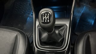 Used 2022 Tata Altroz XZ Plus 1.2 Dark Edition Petrol Manual interior GEAR  KNOB VIEW